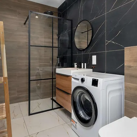 Elegant In For Remote Work With Parking And Balcony By Renters Apartment