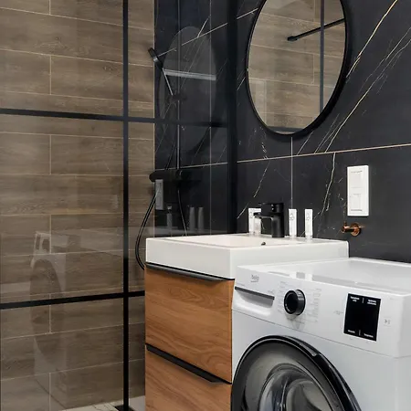 Elegant In For Remote Work With Parking And Balcony By Renters Apartment