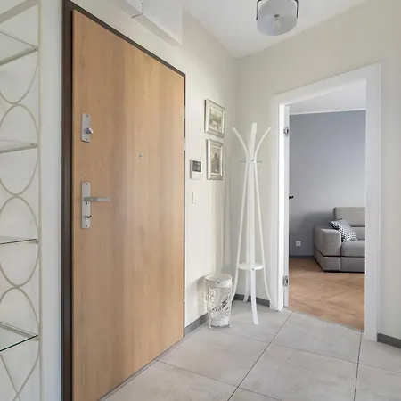 Apartment Elegant In For Remote Work With Parking And Balcony By Renters *