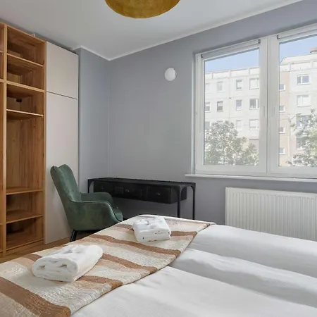 Elegant In For Remote Work With Parking And Balcony By Renters Познань