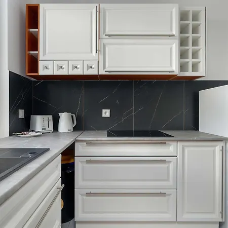 Elegant In For Remote Work With Parking And Balcony By Renters Апартаменты Познань