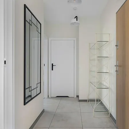 Elegant In For Remote Work With Parking And Balcony By Renters Познань